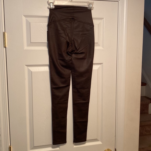 Brand New DG2 Brown Slim & Sleek Coated Leather Leggings…size XXS - Picture 2 of 6